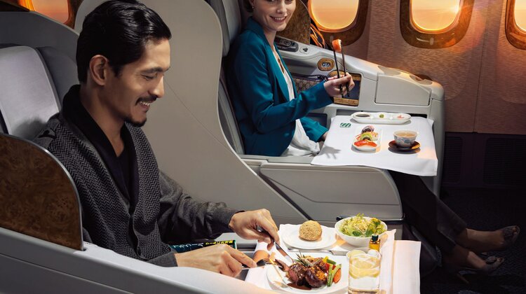 Emirates z nagrodą za najlepsze jedzenie i wino na pokładzie media, marketing, reklama, turystyka, wypoczynek - 