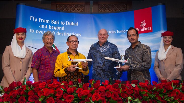 Emirates ląduje na Bali transport, turystyka, wypoczynek - 