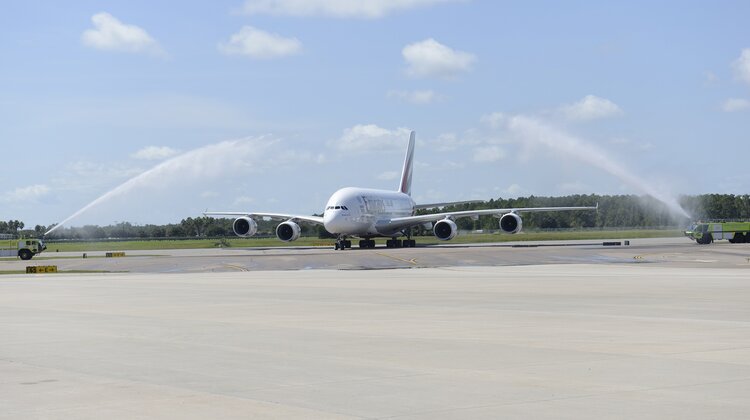Linie Emirates wylądowały w Orlando transport, turystyka, wypoczynek - 