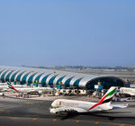 Dziesięć samolotów Emirates z okolicznościową kalkomanią na „Rok Szejka Zajida”