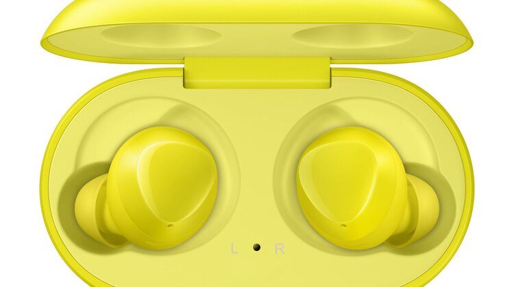 Galaxy Buds debiutują na polskim rynku – 3 powody, by je kupić kultura, sztuka, rozrywka, media, marketing, reklama - Galaxy Buds, najnowsze bezprzewodowe słuchawki marki Samsung, debiutują dziś na polskim rynku. Te stylowe i wygodne słuchawki zostały dostrojone przez inżynierów AKG, dzięki czemu oferują doskonałą jakość dźwięku. Pojemna bateria sprawia, że swoją ulubioną muzyką możemy cieszyć się nawet przez 6 godzin bez potrzeby doładowywania.