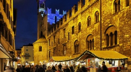 Poczuj atmosferę alpejskich świąt na jarmarkach bożonarodzeniowych w Trentino